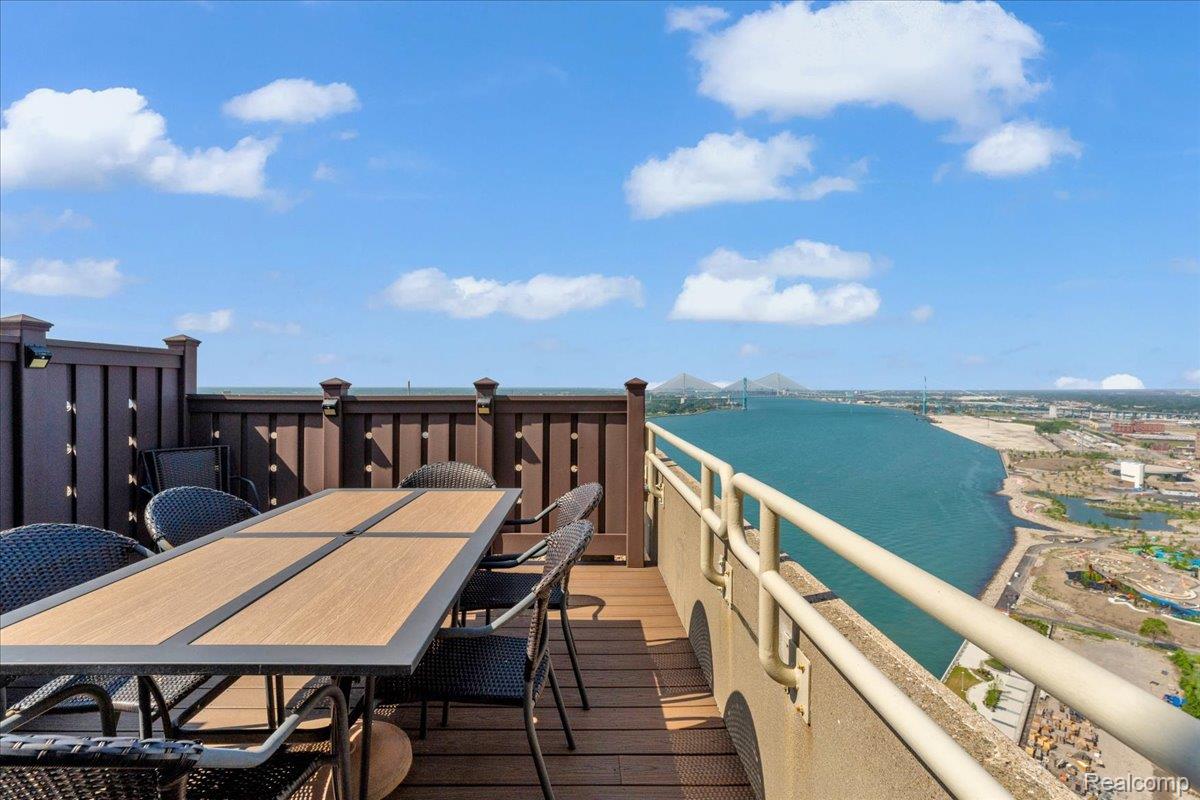 1001 W Jefferson Avenue 28E