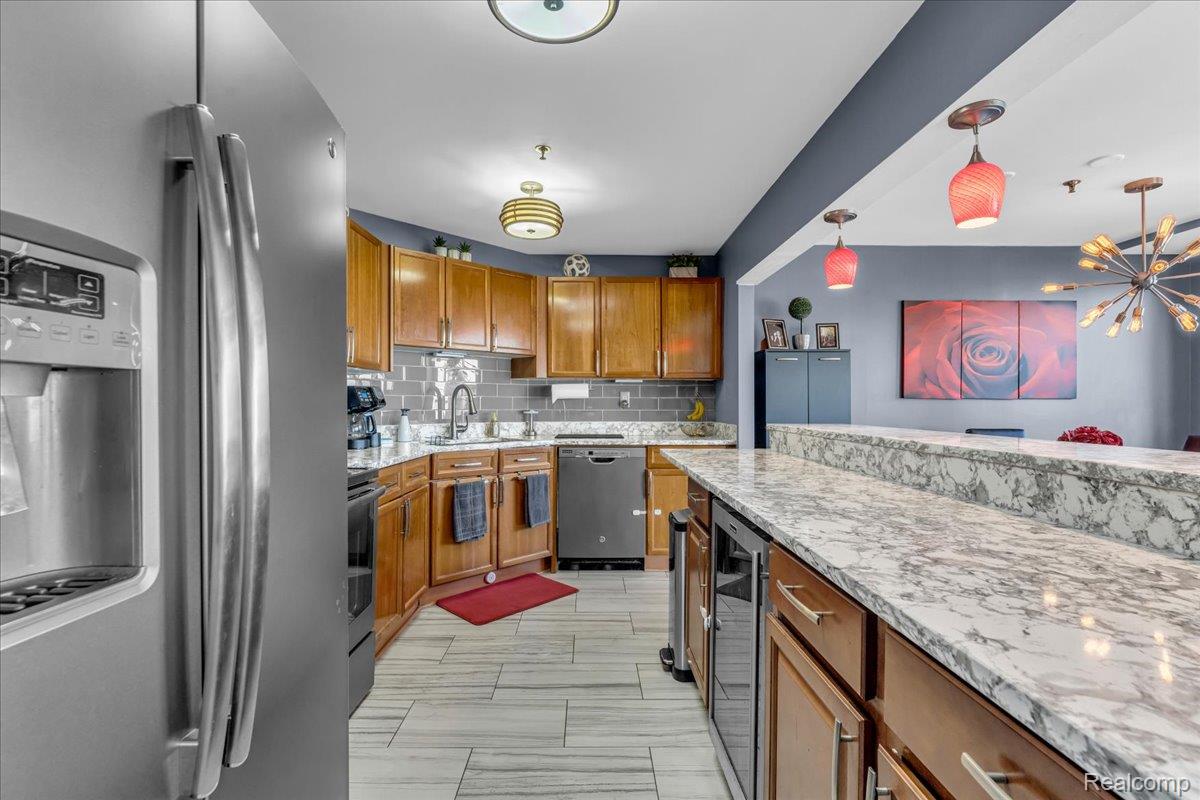 1001 W Jefferson Avenue 28E