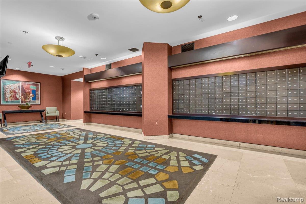 1001 W Jefferson Avenue 28E