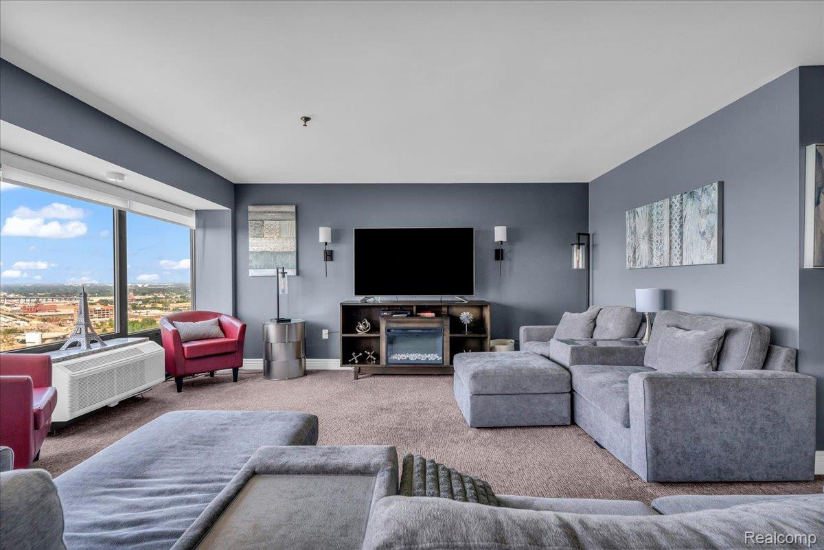 1001 W Jefferson Avenue 28E