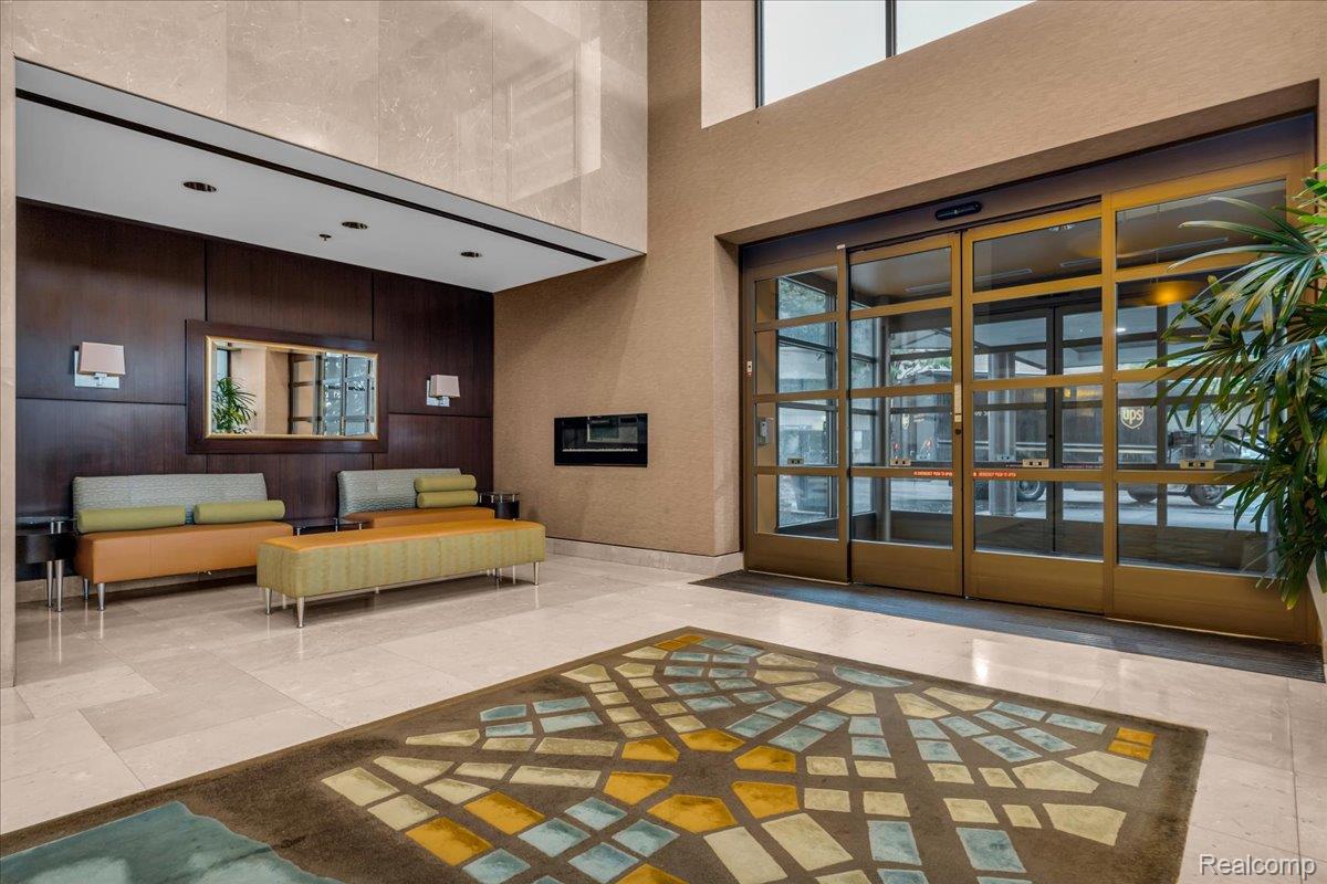1001 W Jefferson Avenue 28E