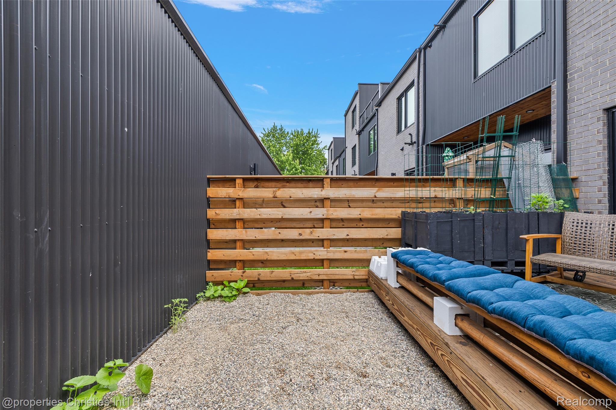 3307 Cochrane Street