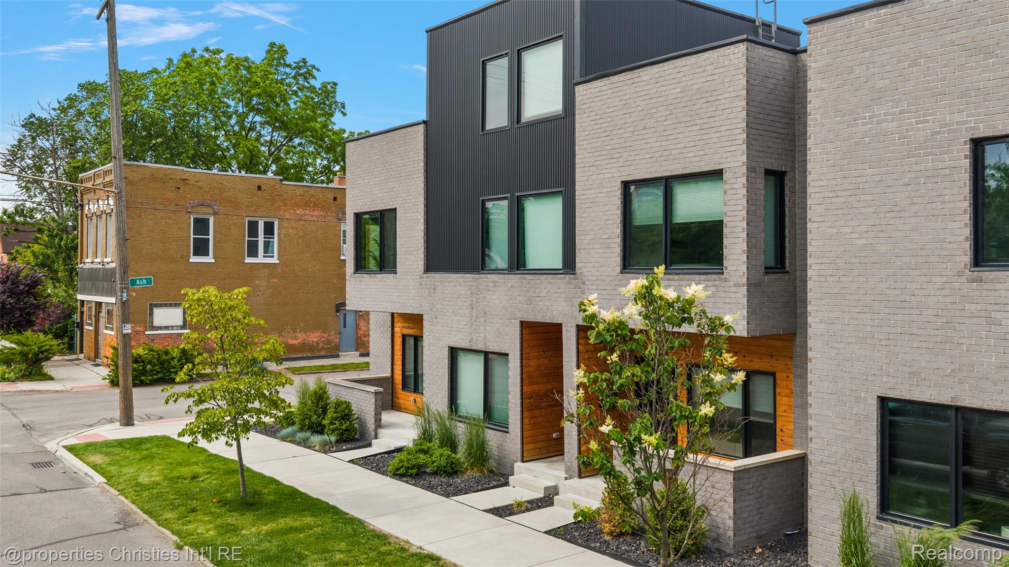 3307 Cochrane Street