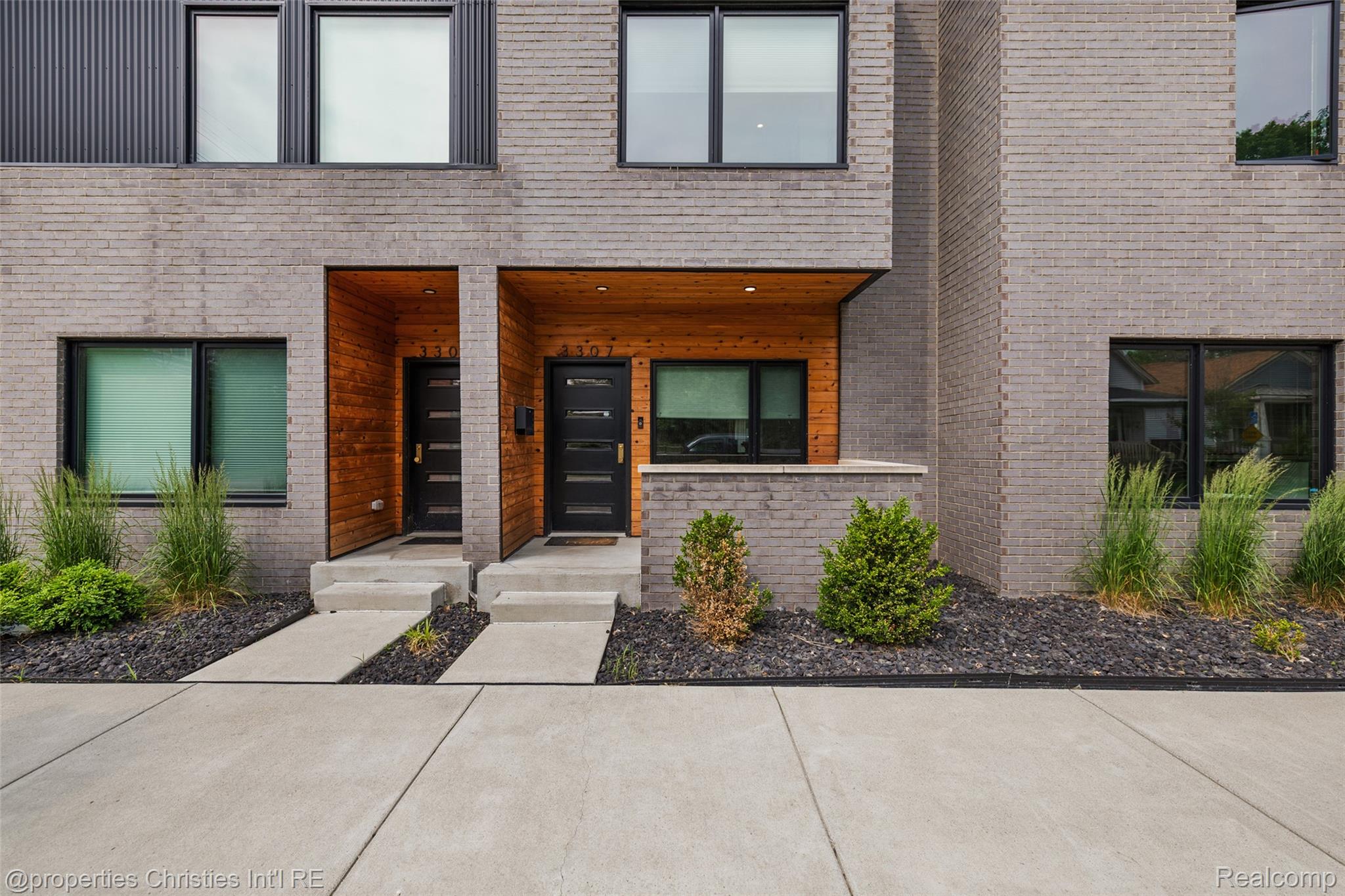 3307 Cochrane Street