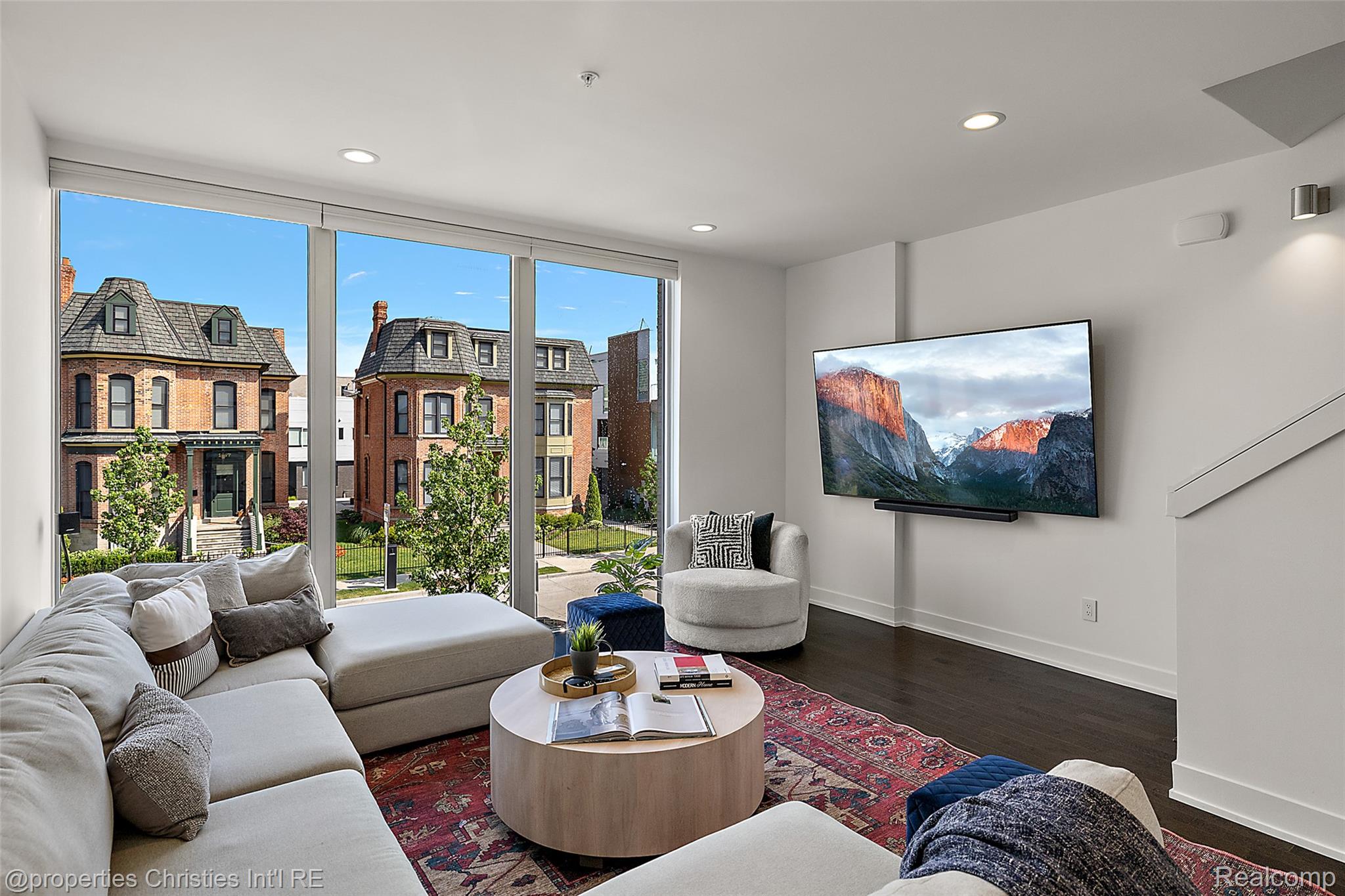 284 Alfred Street