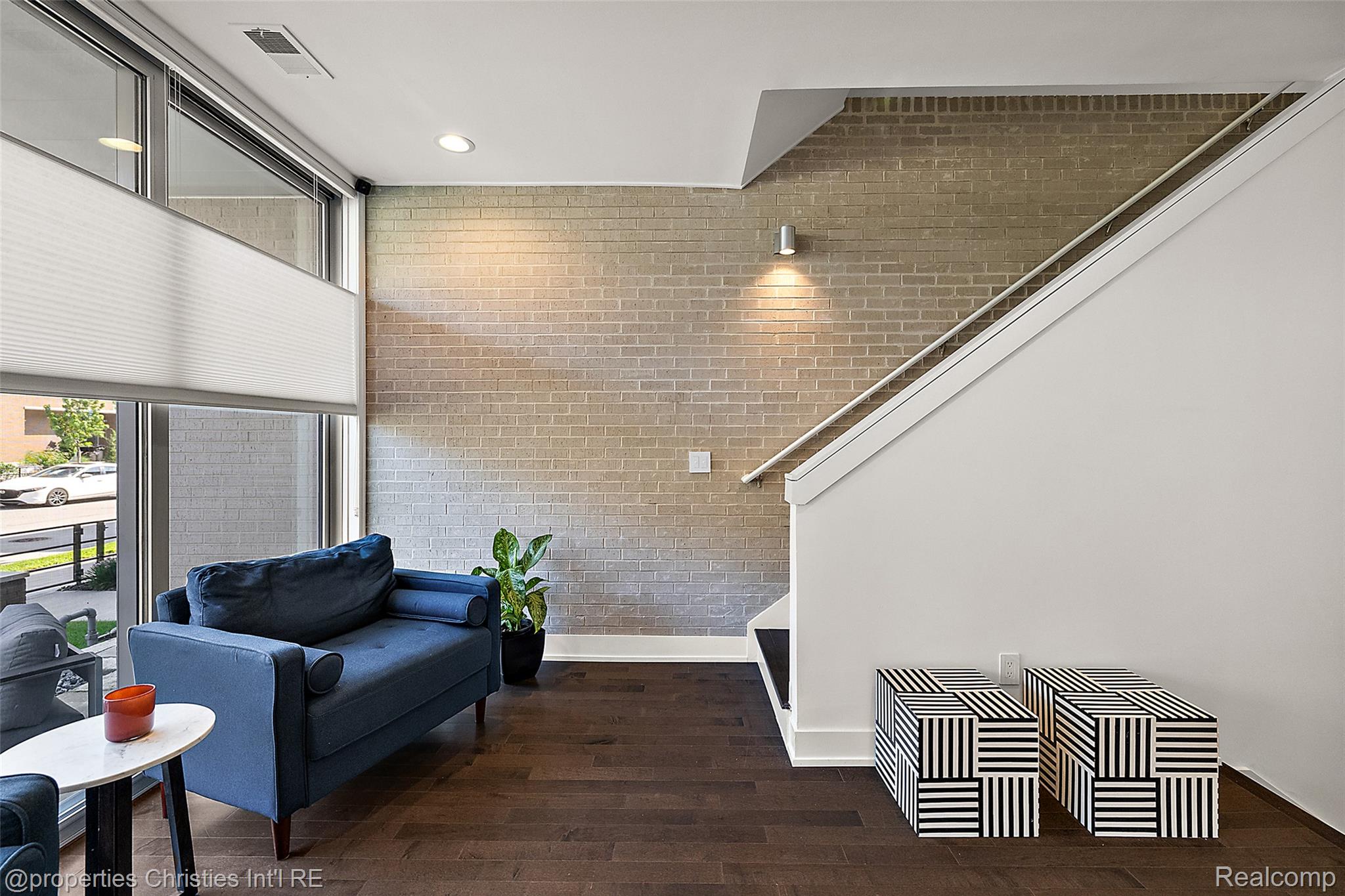 284 Alfred Street