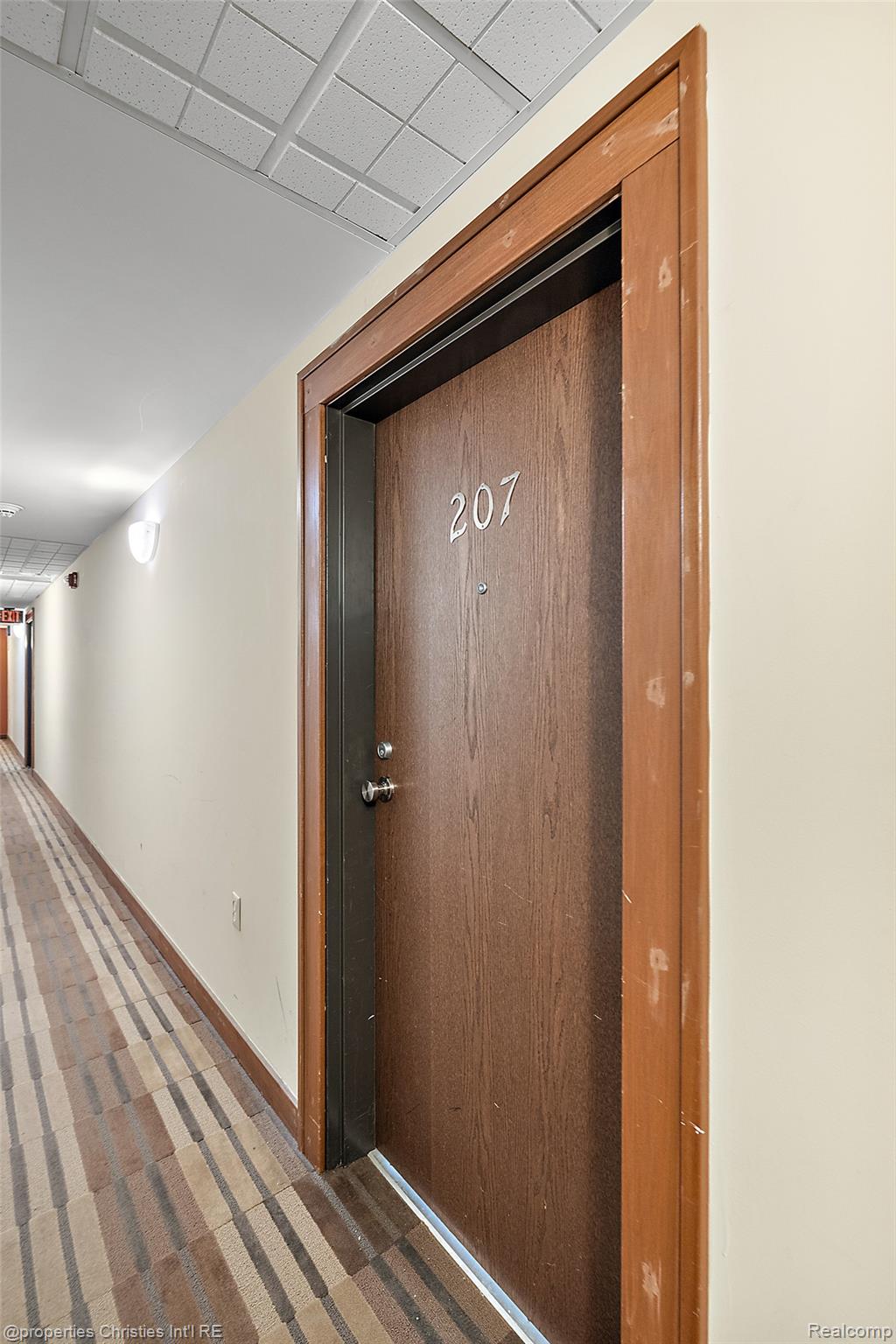2915 John R Street 207