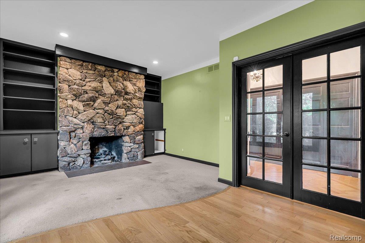 1940 Oak Pointe Drive