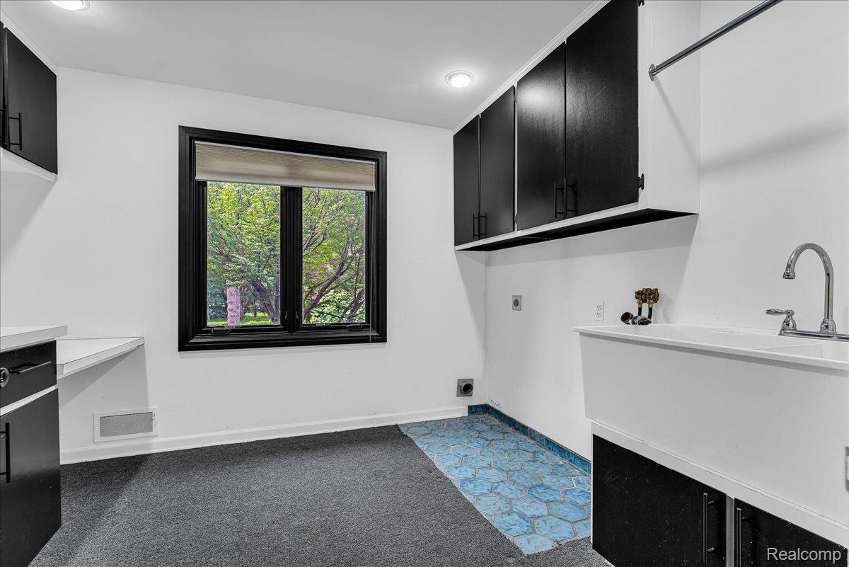 1940 Oak Pointe Drive