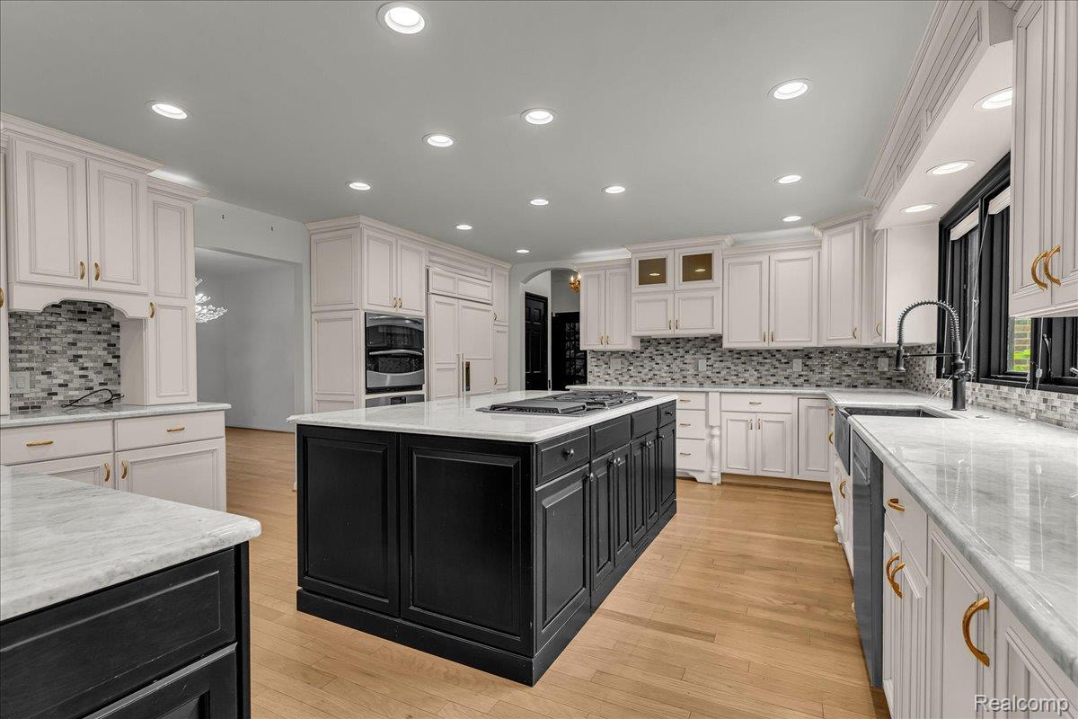 1940 Oak Pointe Drive