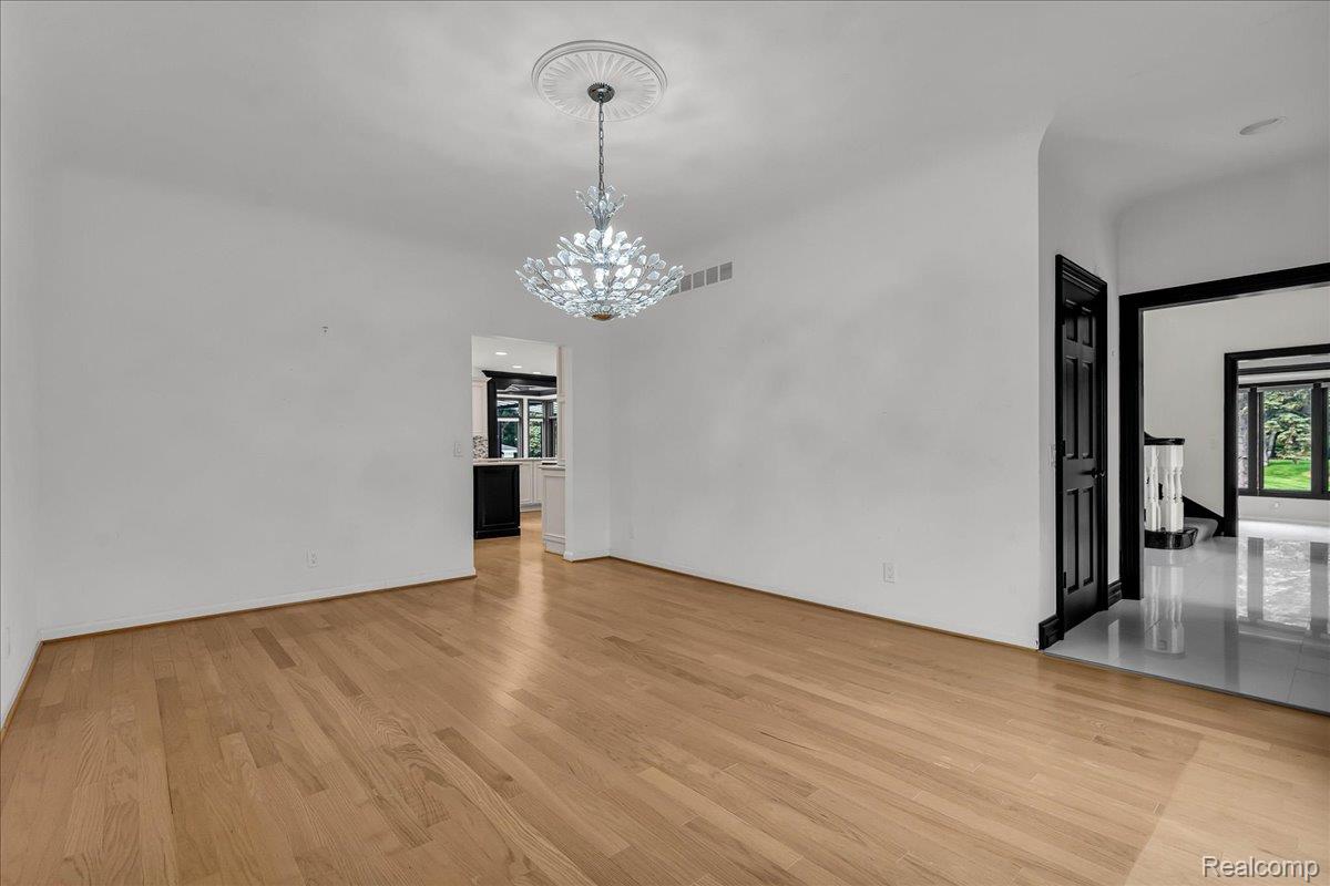 1940 Oak Pointe Drive