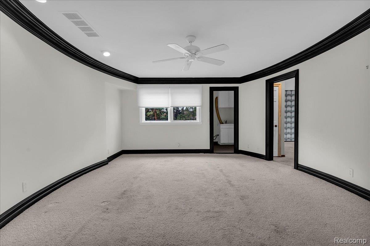 1940 Oak Pointe Drive