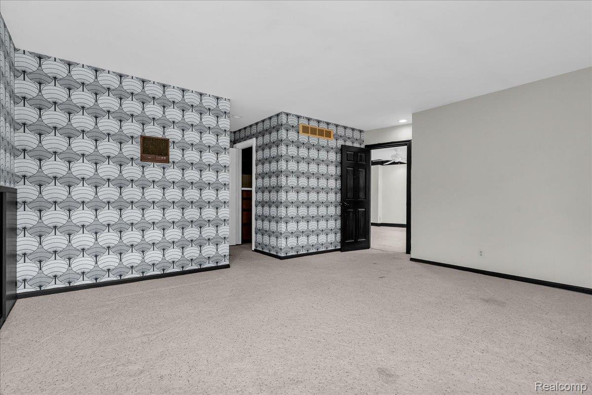 1940 Oak Pointe Drive