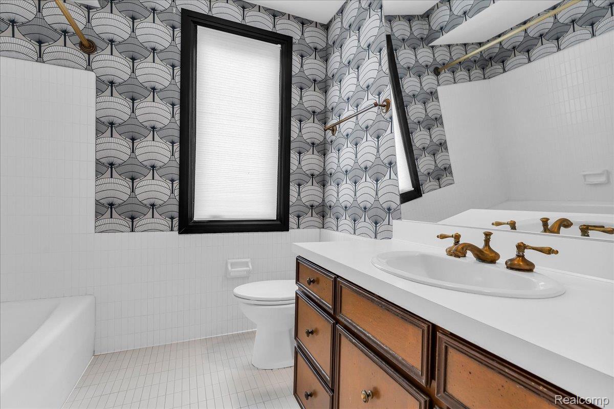 1940 Oak Pointe Drive