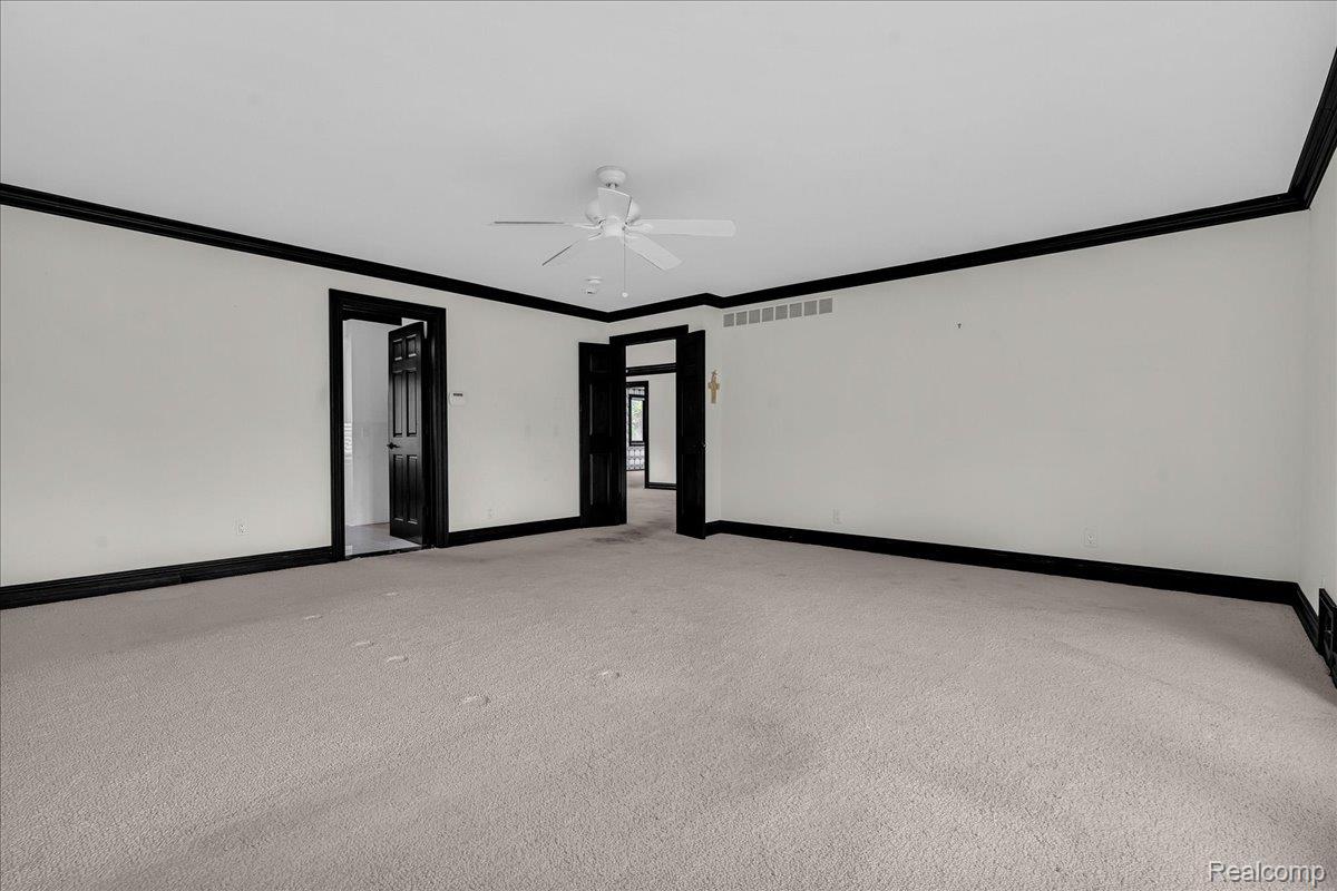 1940 Oak Pointe Drive