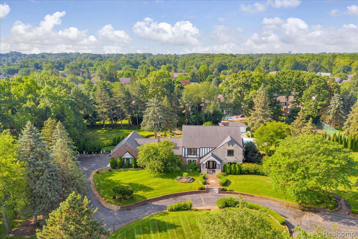 1940 Oak Pointe Drive