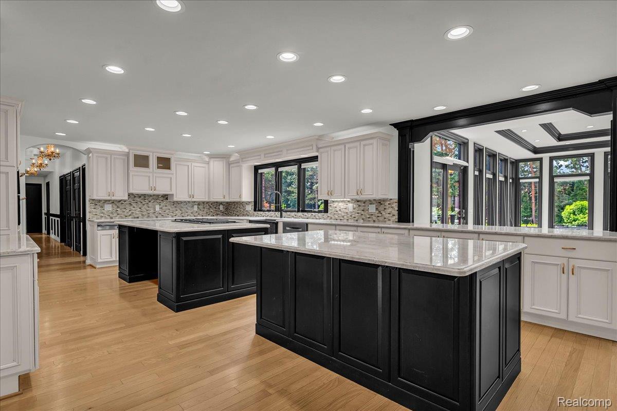 1940 Oak Pointe Drive