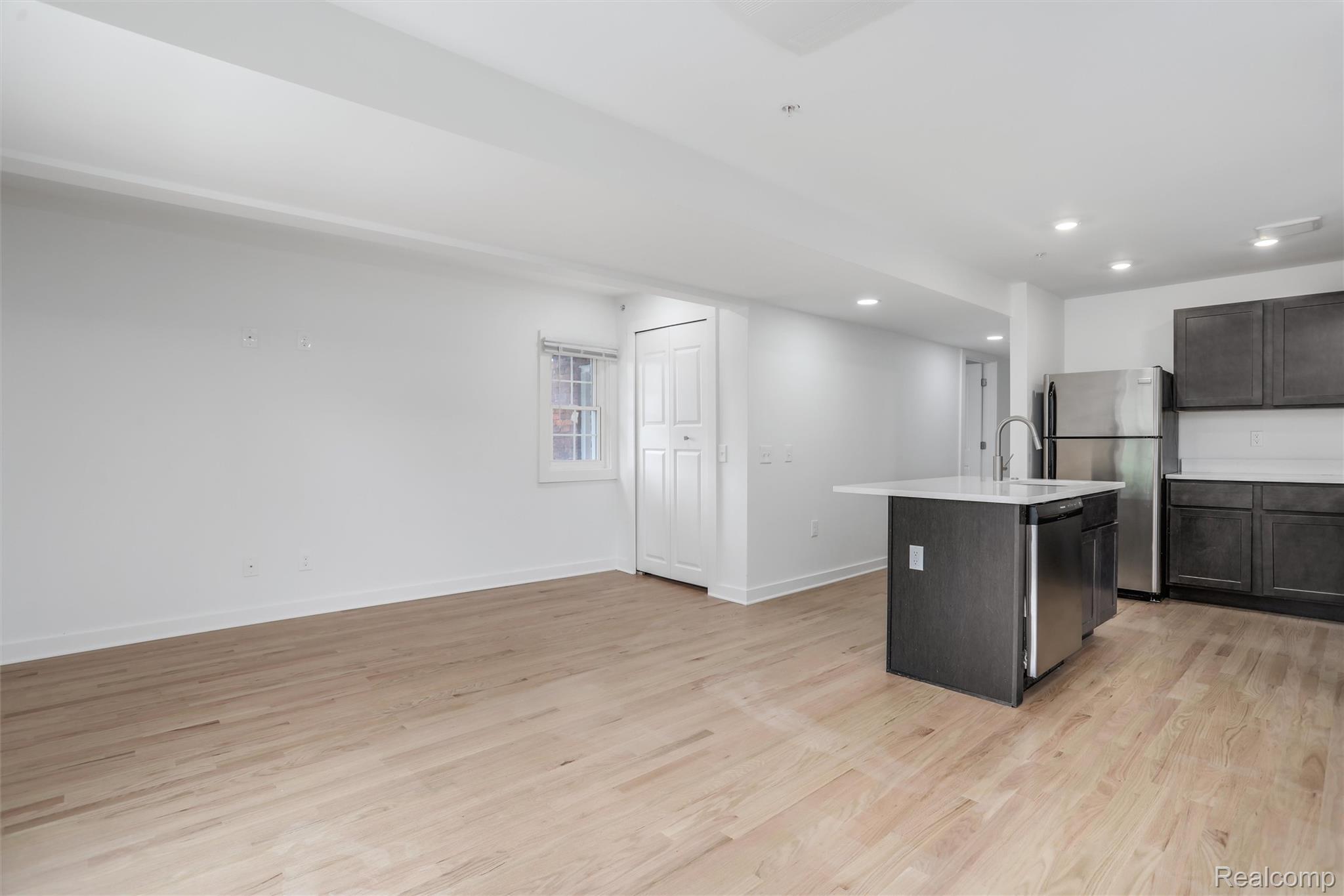 95 E Euclid Street 202