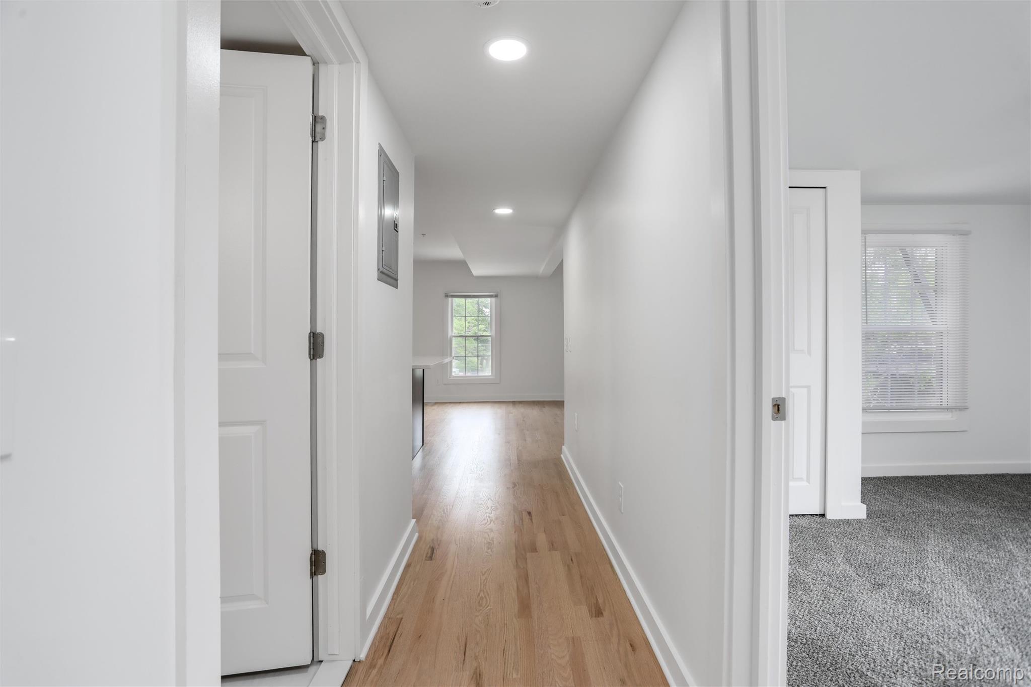 95 E Euclid Street 202