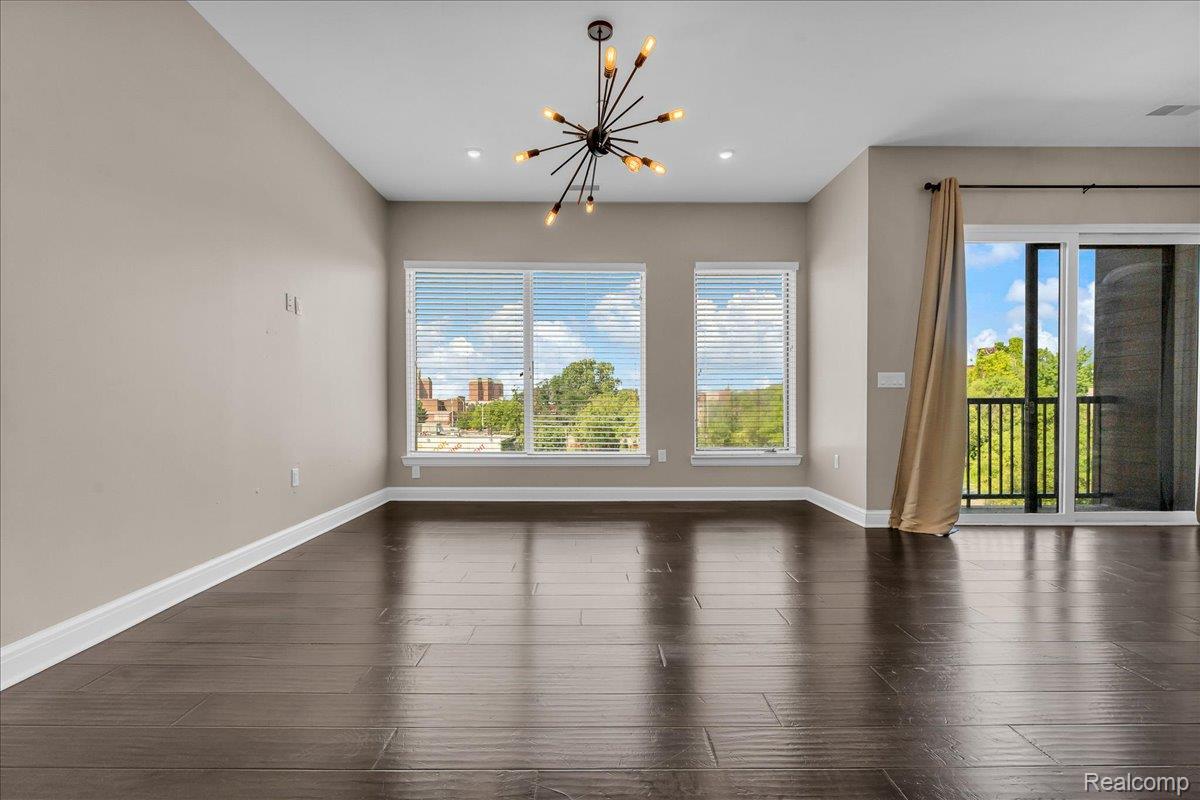 438 Selden Street 304