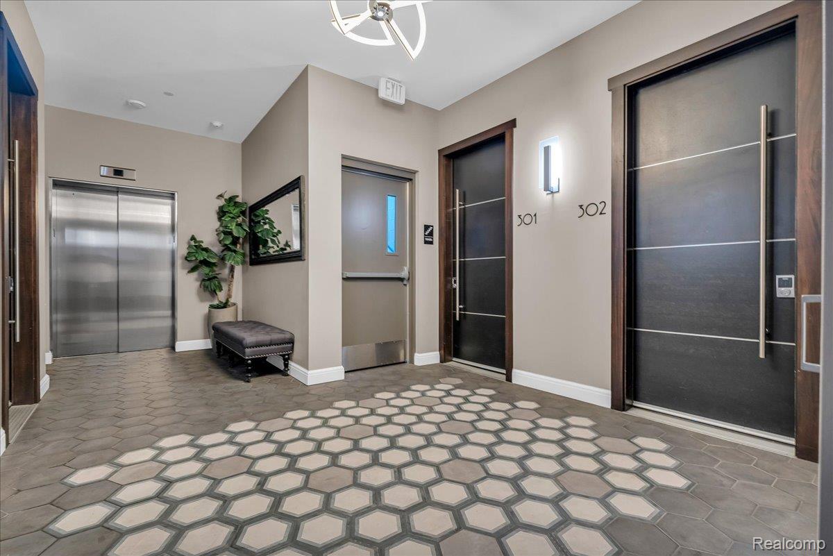 438 Selden Street 304