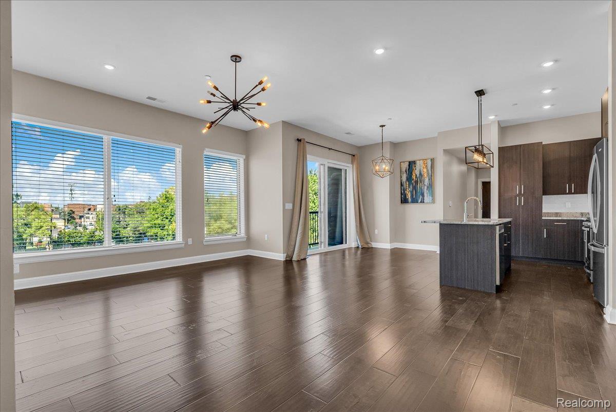 438 Selden Street 304