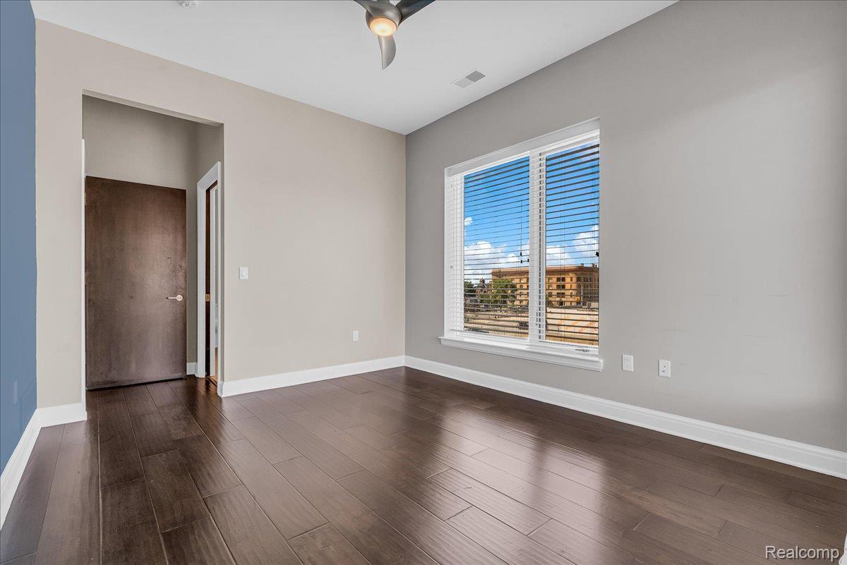 438 Selden Street 304