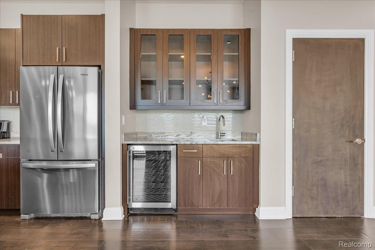 438 Selden Street 304