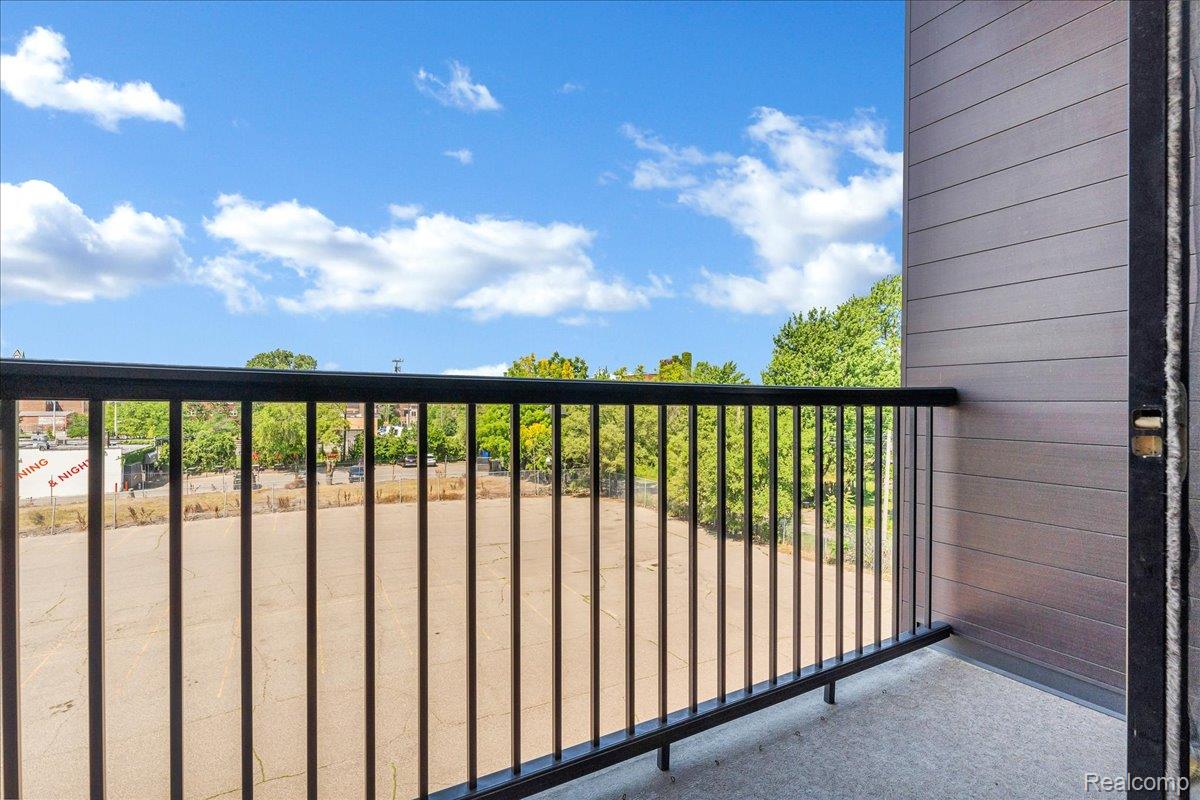 438 Selden Street 304