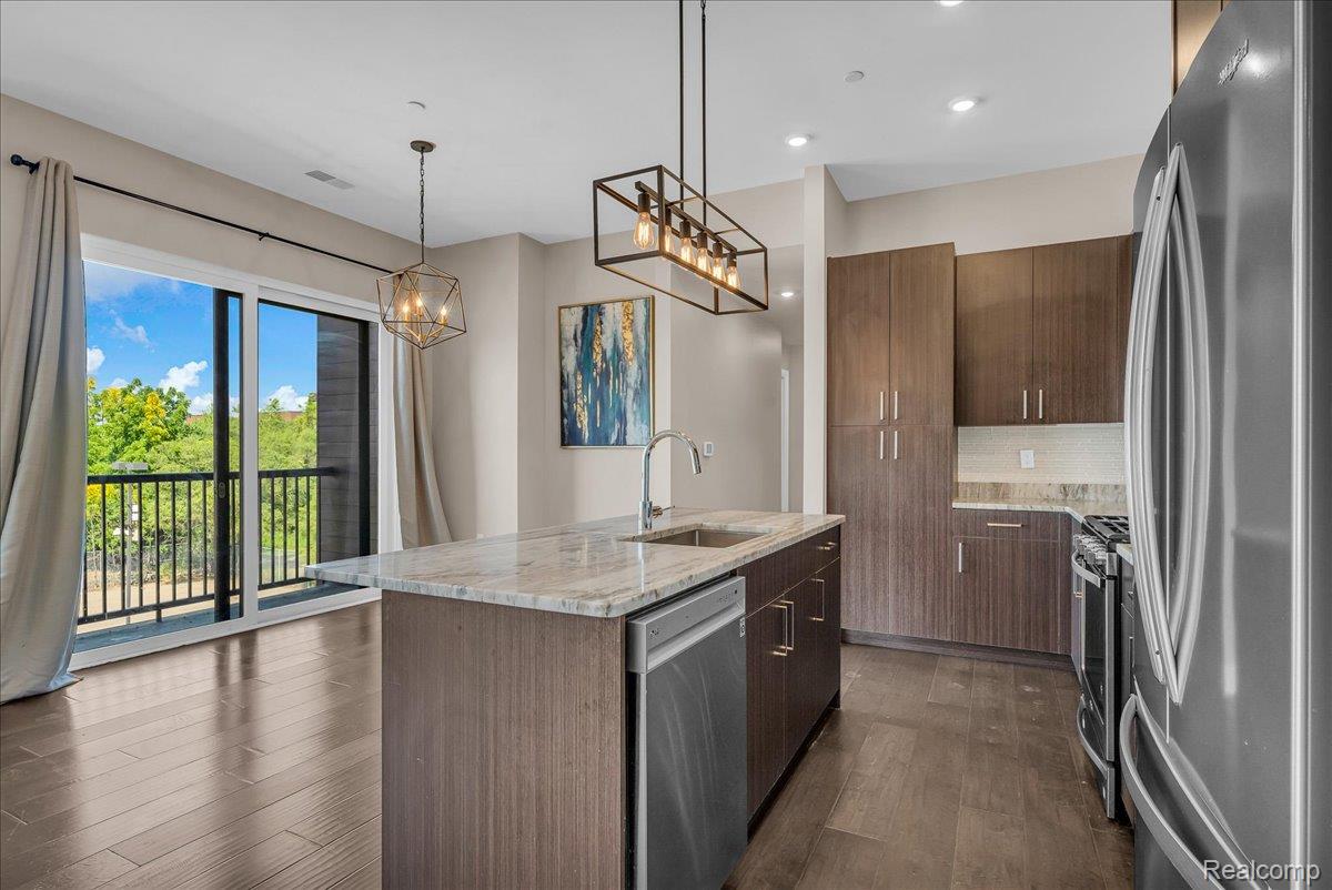 438 Selden Street 304