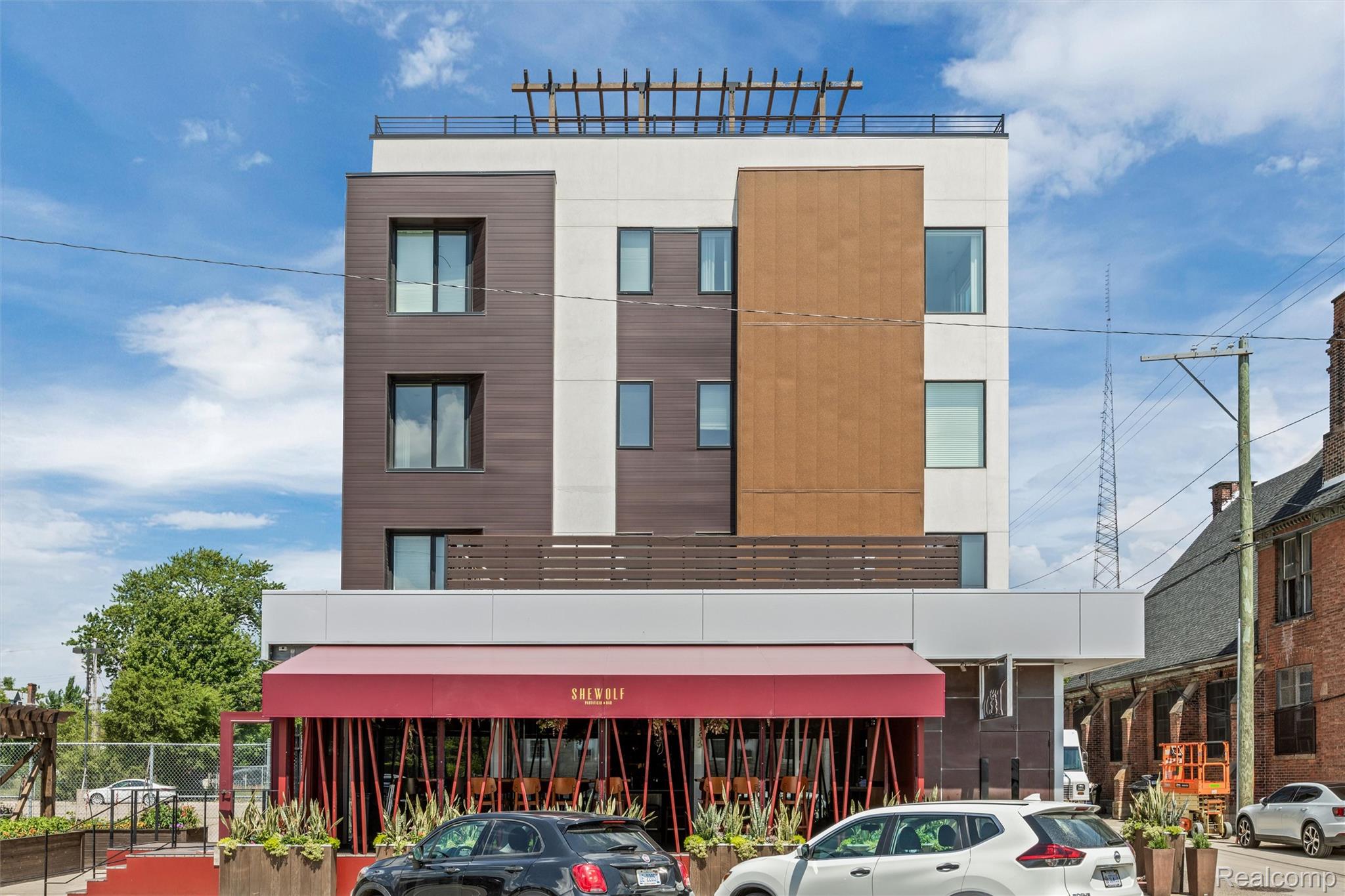 438 Selden Street 304