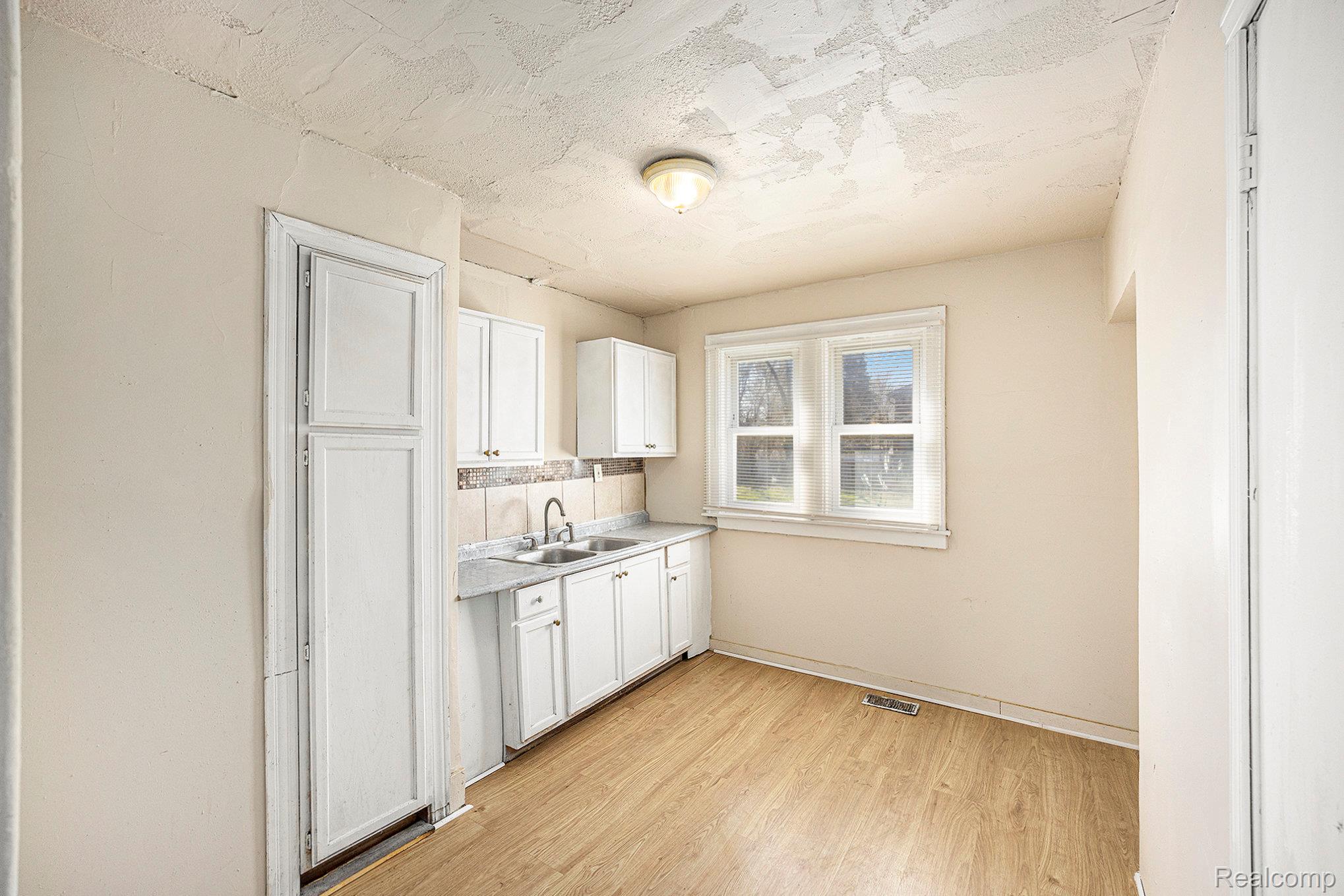 16230 Indiana Street