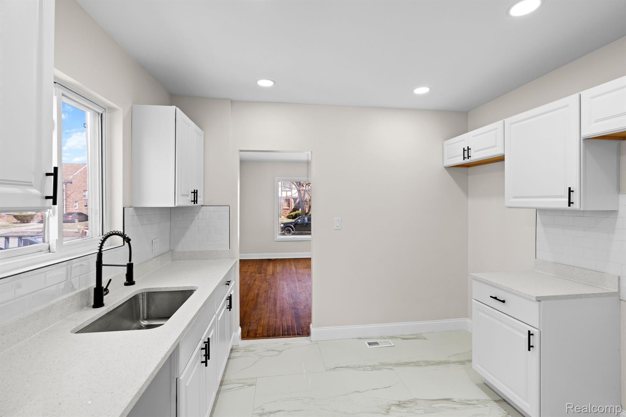 5027 AUDUBON Road