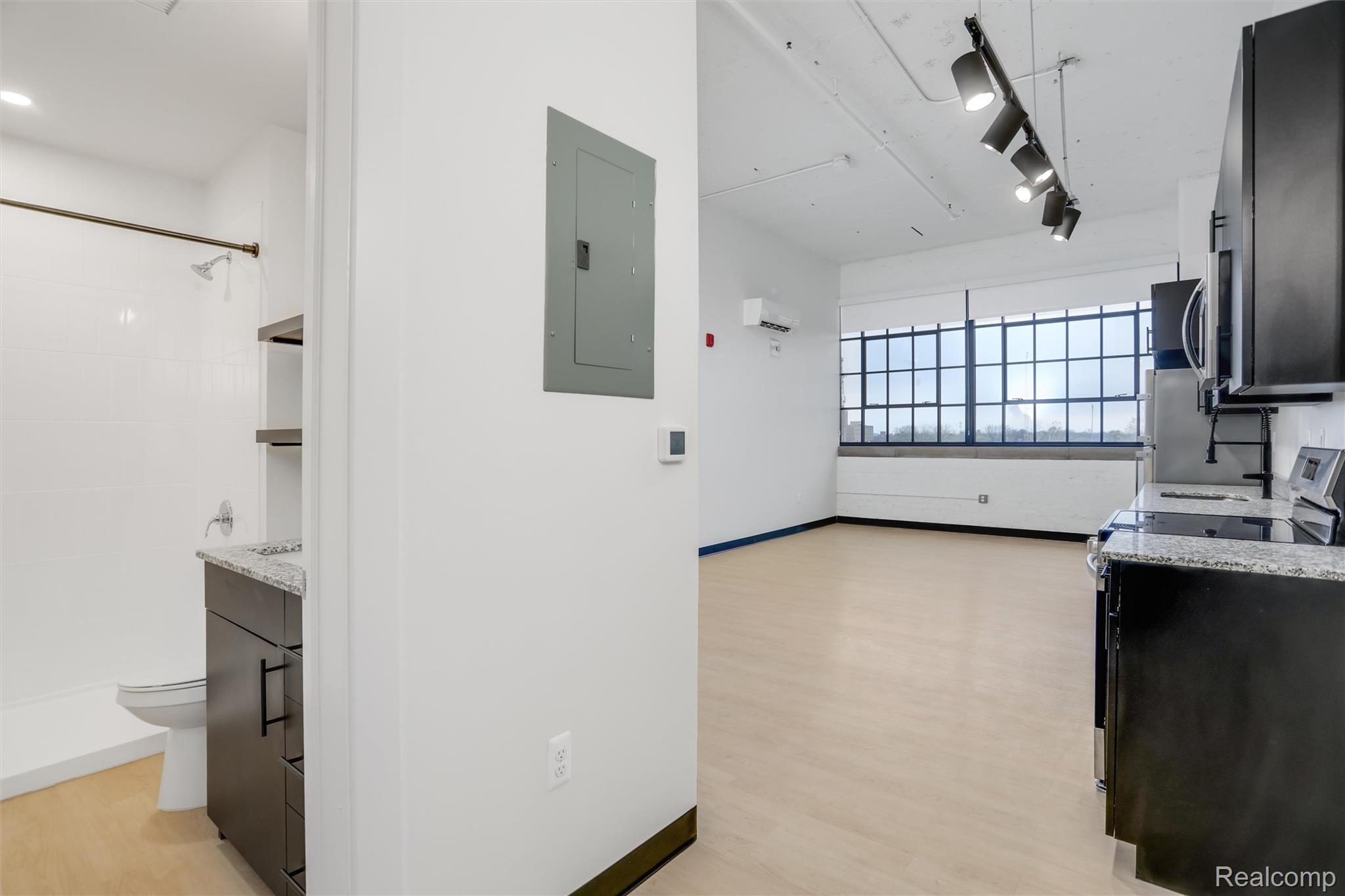 411 Piquette Avenue C