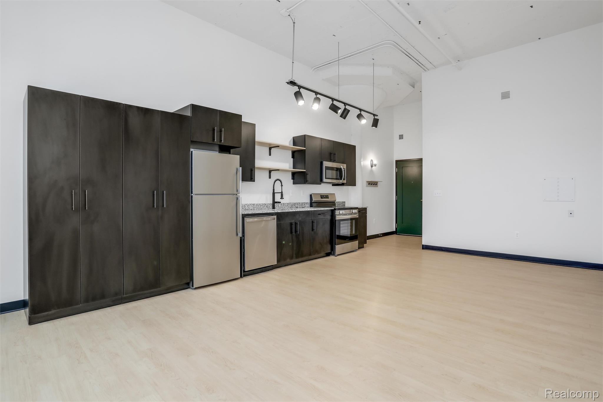 411 Piquette Avenue C