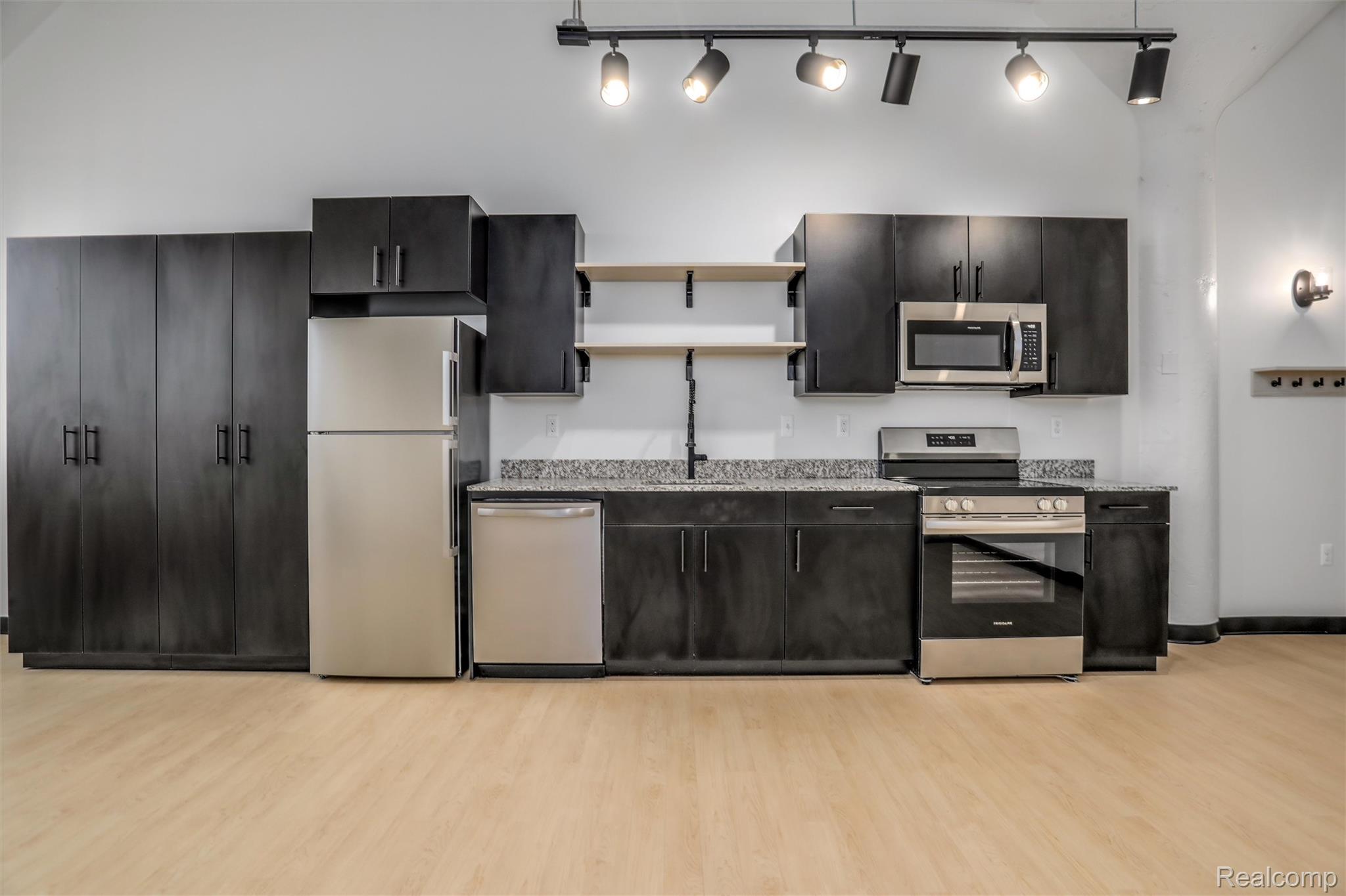 411 Piquette Avenue C