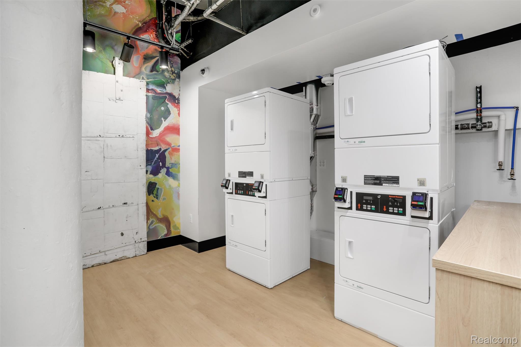 411 Piquette Avenue P