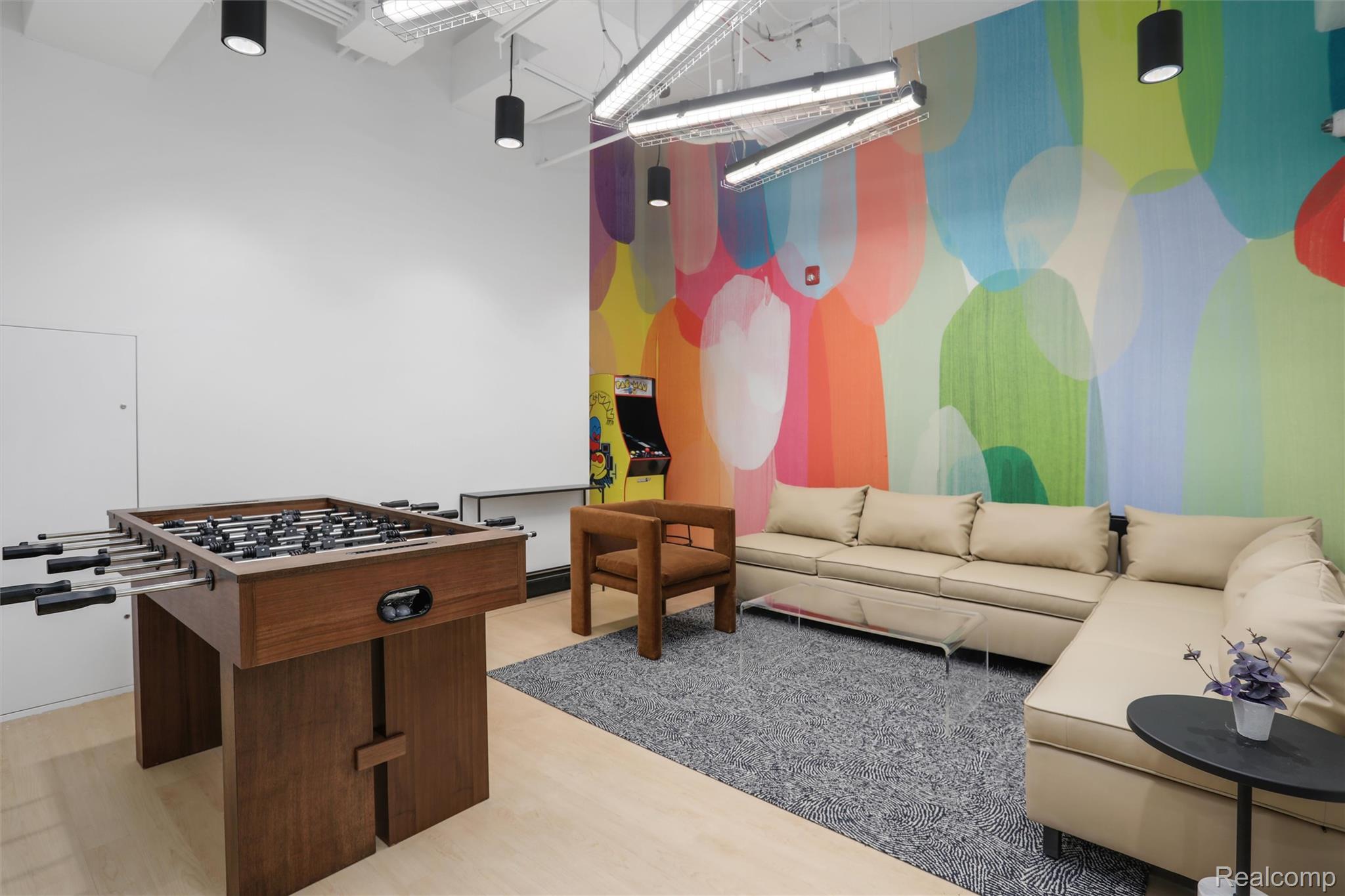 411 Piquette Avenue P