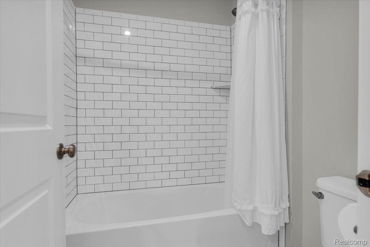 50763 Amberwood Court