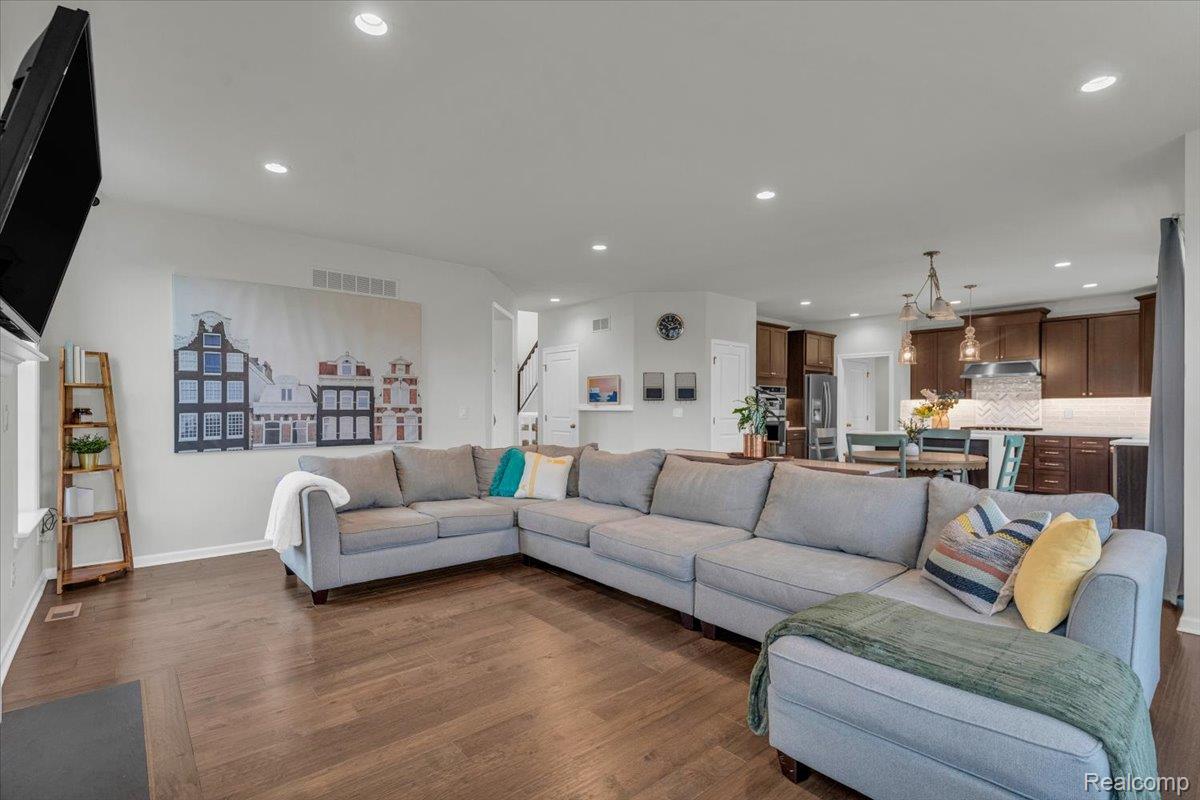 50763 Amberwood Court