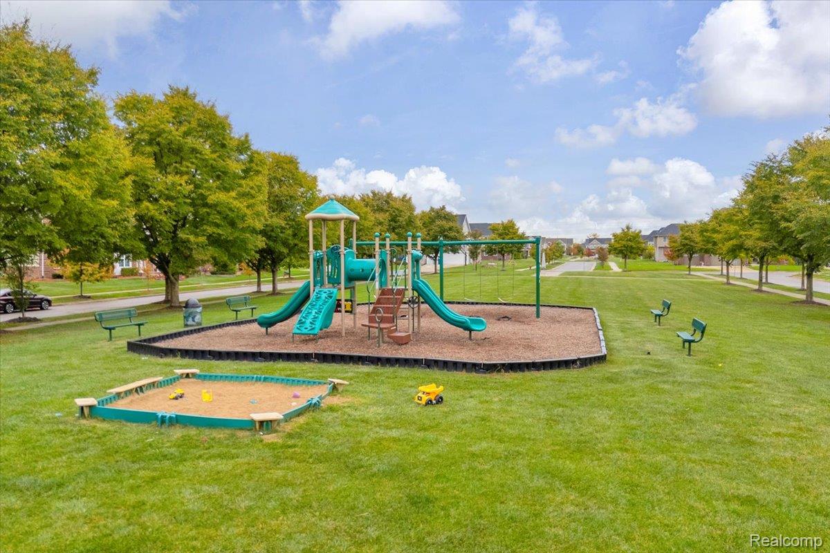 50763 Amberwood Court