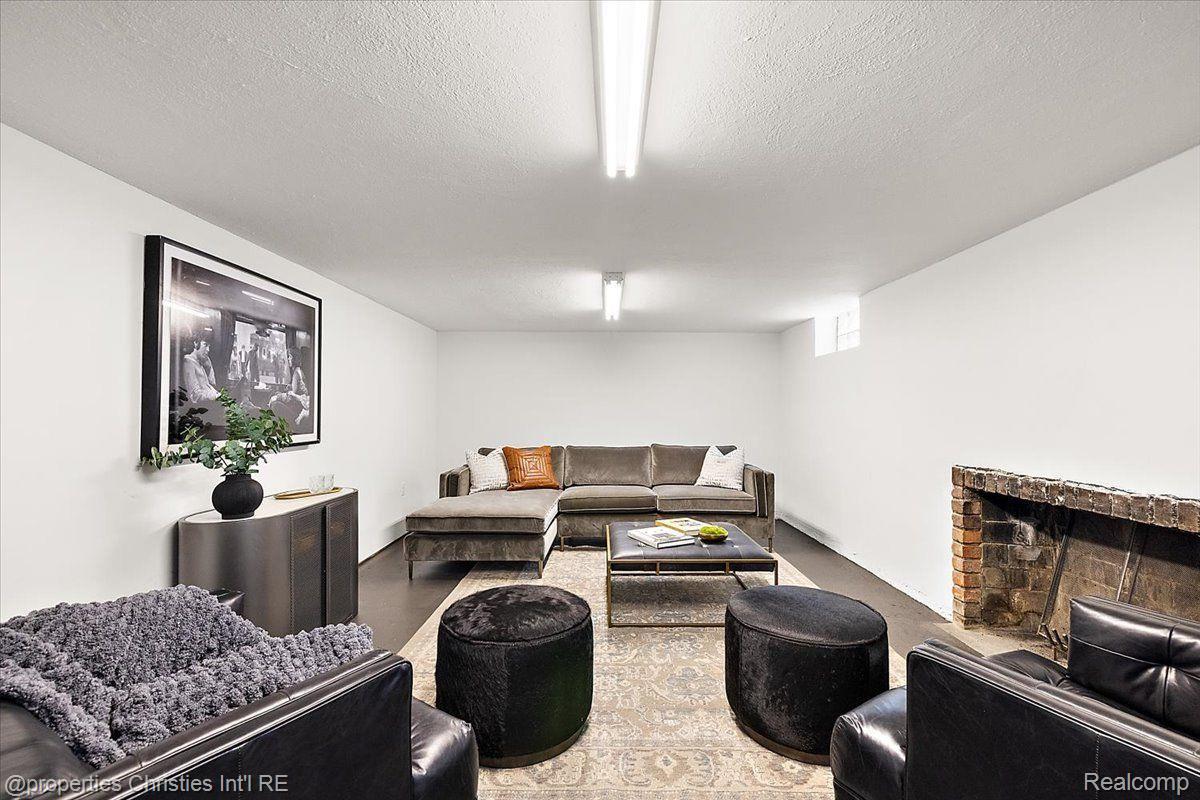 19939 LICHFIELD Road