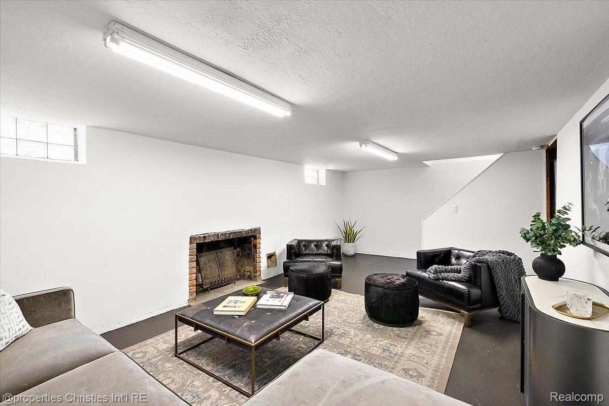 19939 LICHFIELD Road