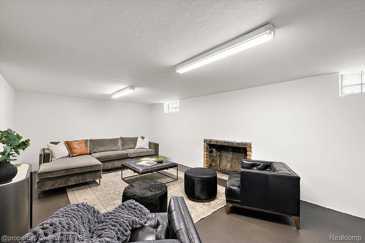 19939 LICHFIELD Road