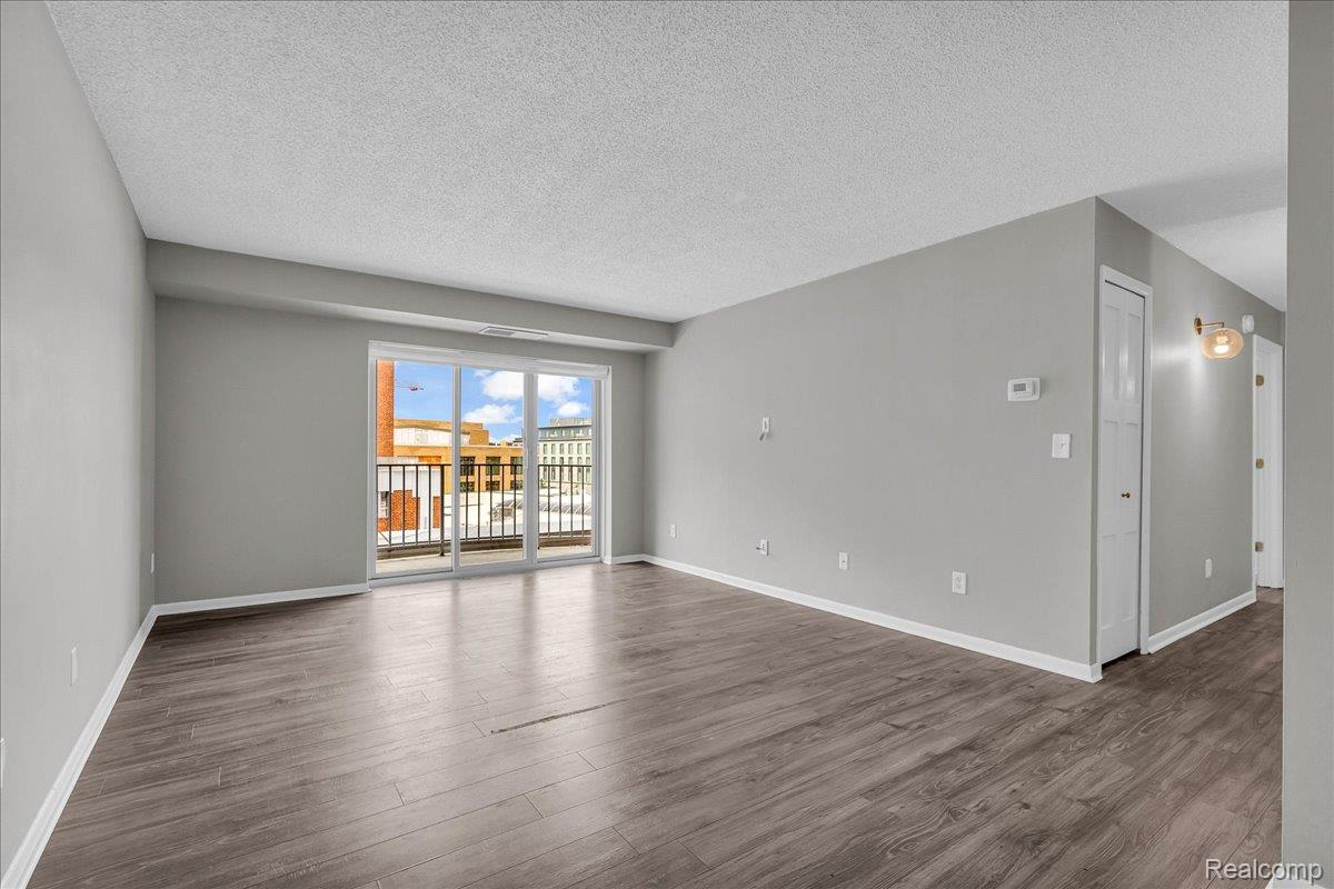 411 S Old Woodward Avenue 527