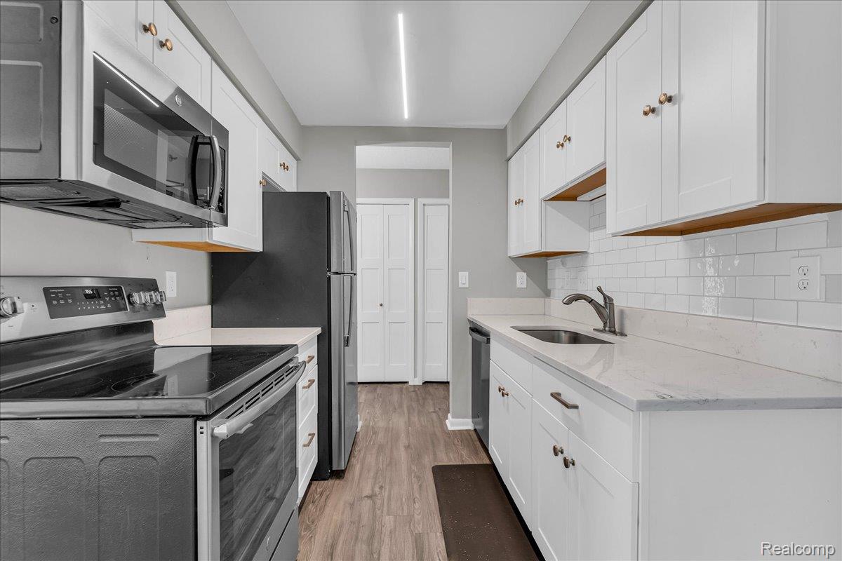 411 S Old Woodward Avenue 527