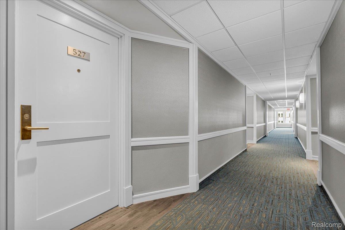 411 S Old Woodward Avenue 527