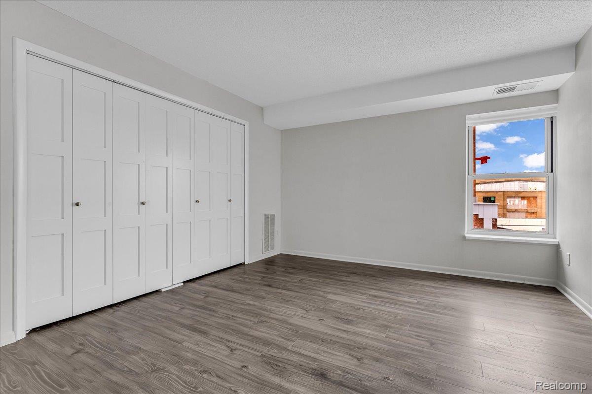 411 S Old Woodward Avenue 527