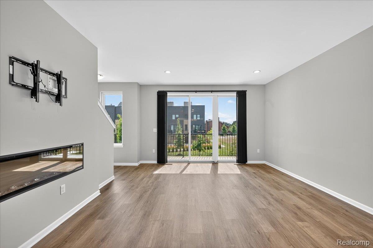 1087 Hampton Circle