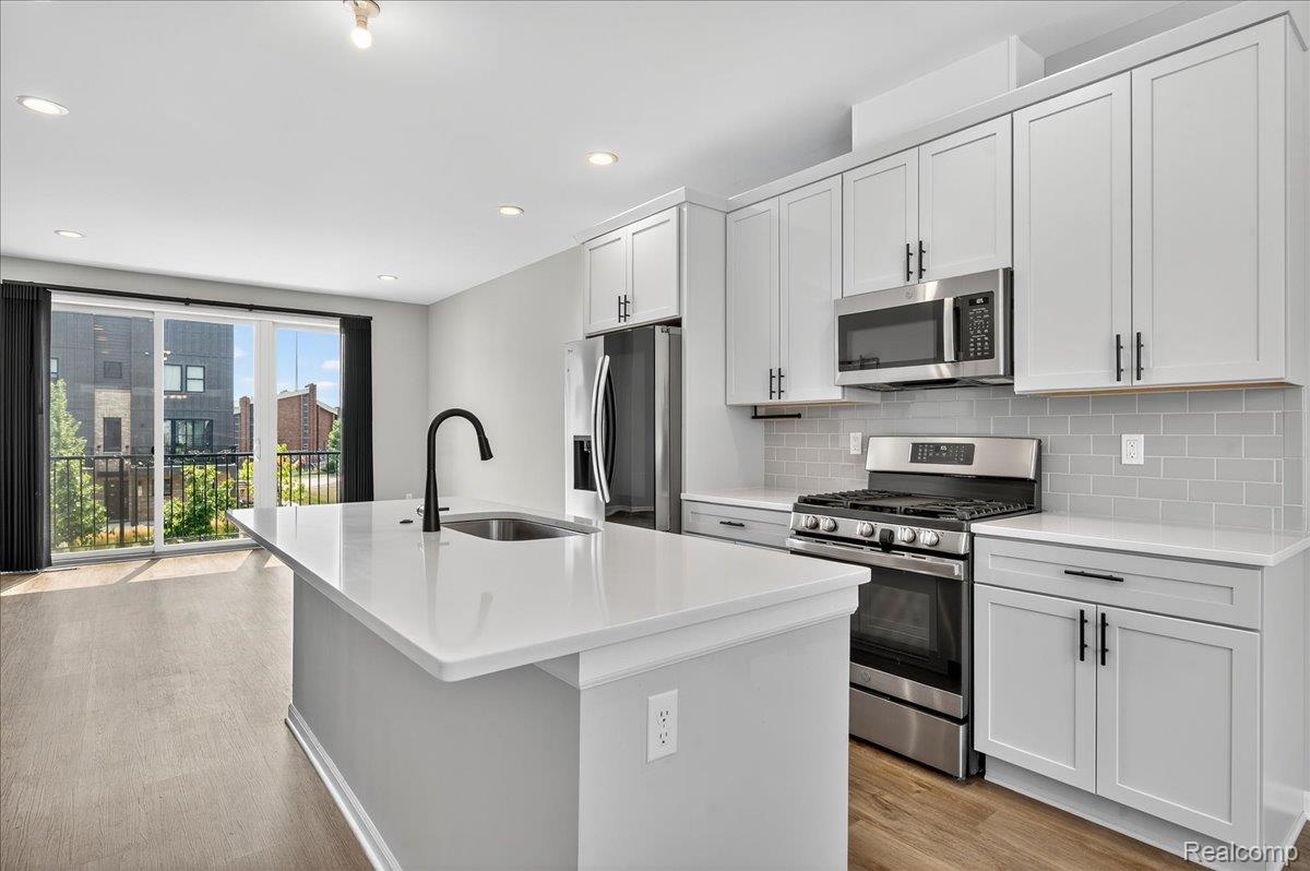 1087 Hampton Circle